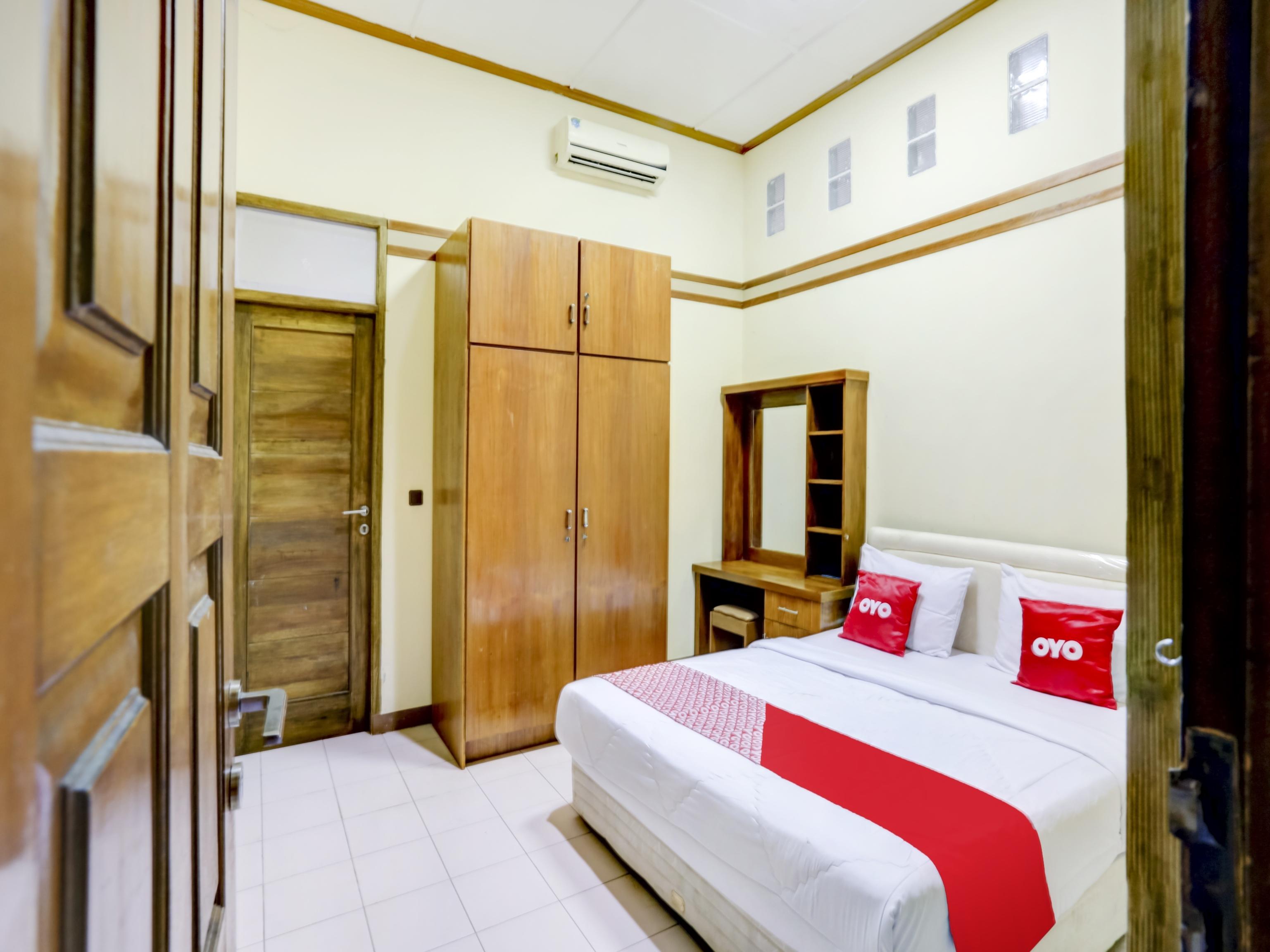 Oyo 90066 Tobana Pejaten House Jakarta Kültér fotó