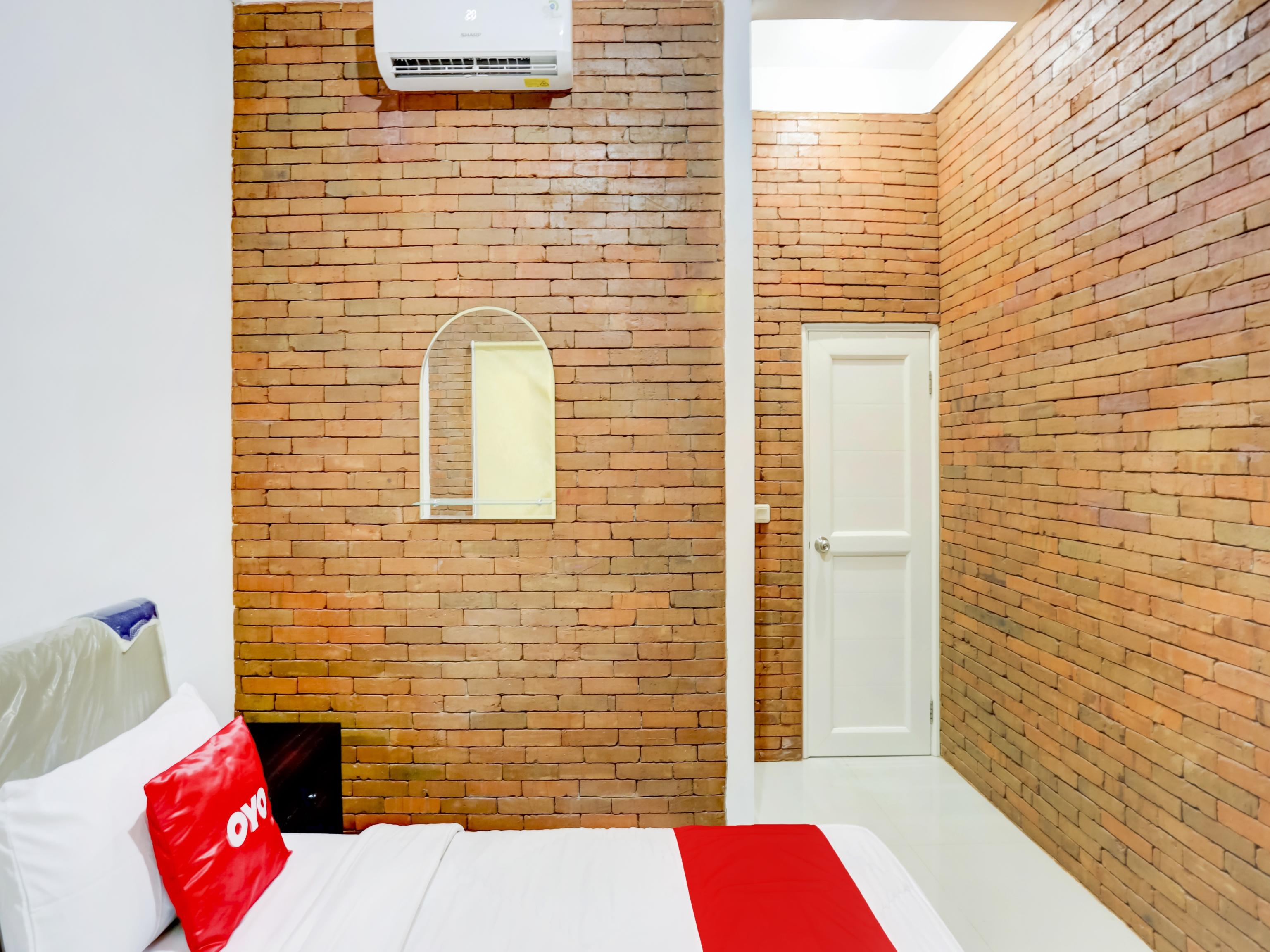 Oyo 90066 Tobana Pejaten House Jakarta Kültér fotó