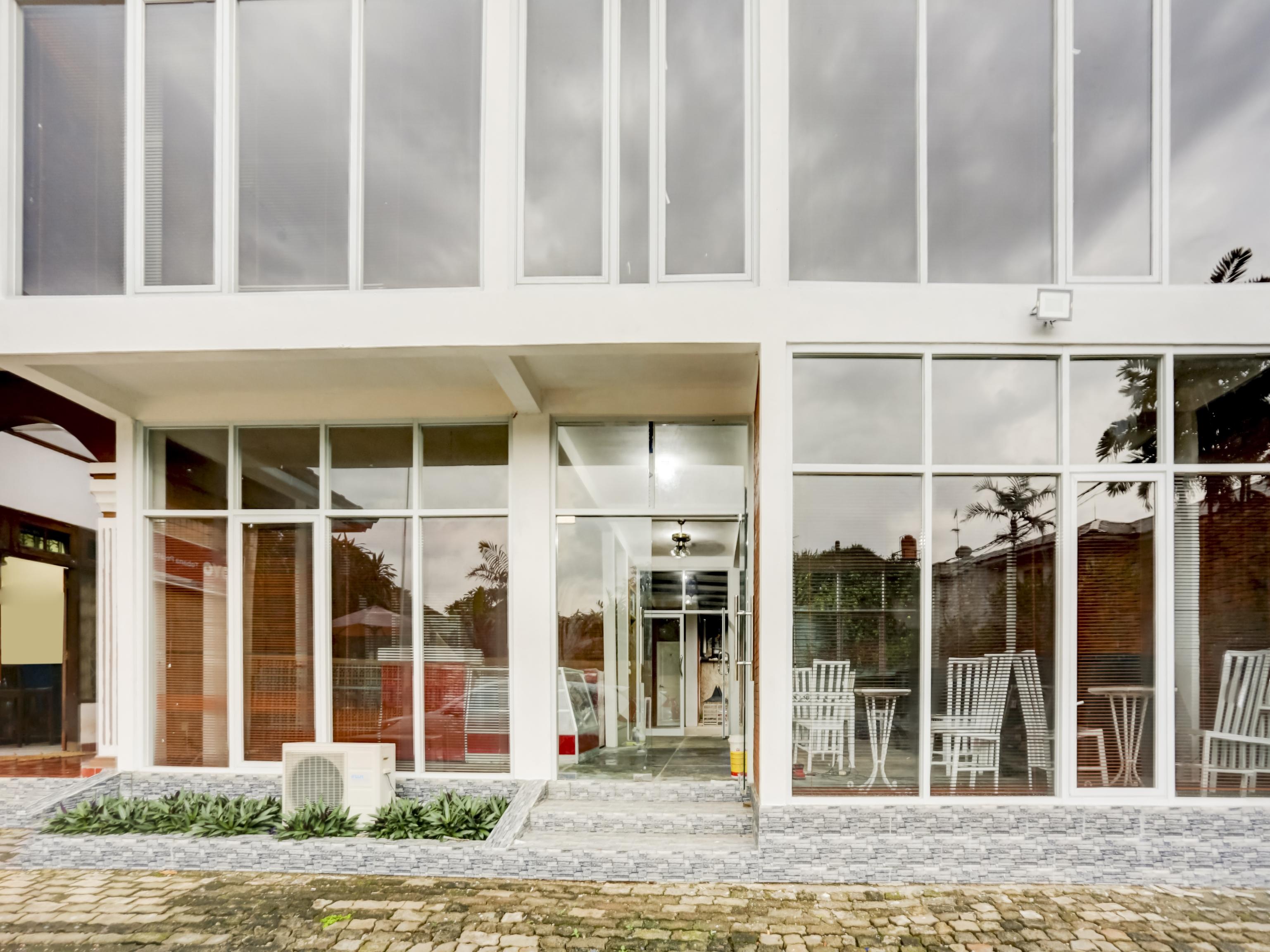 Oyo 90066 Tobana Pejaten House Jakarta Kültér fotó