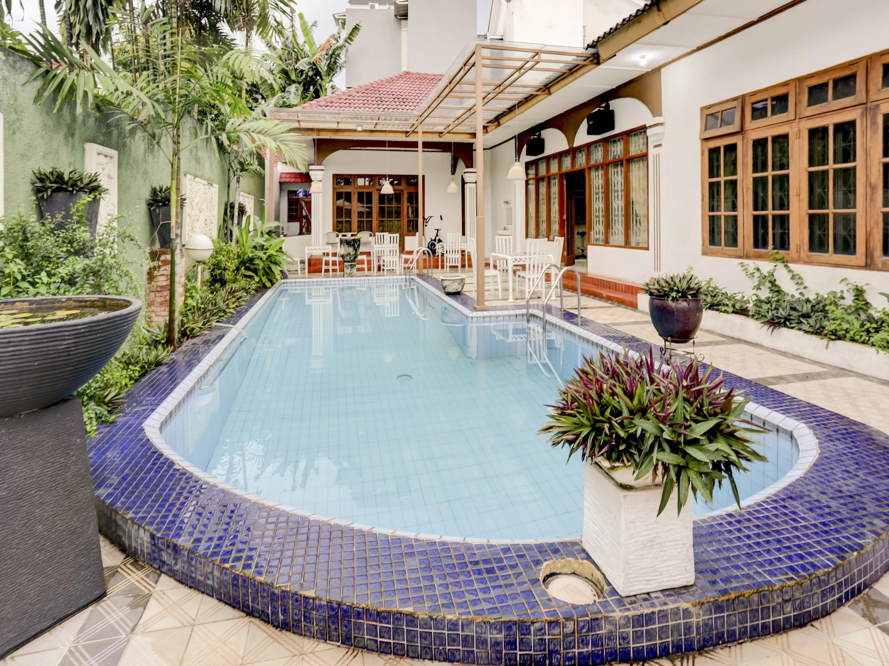 Oyo 90066 Tobana Pejaten House Jakarta Kültér fotó