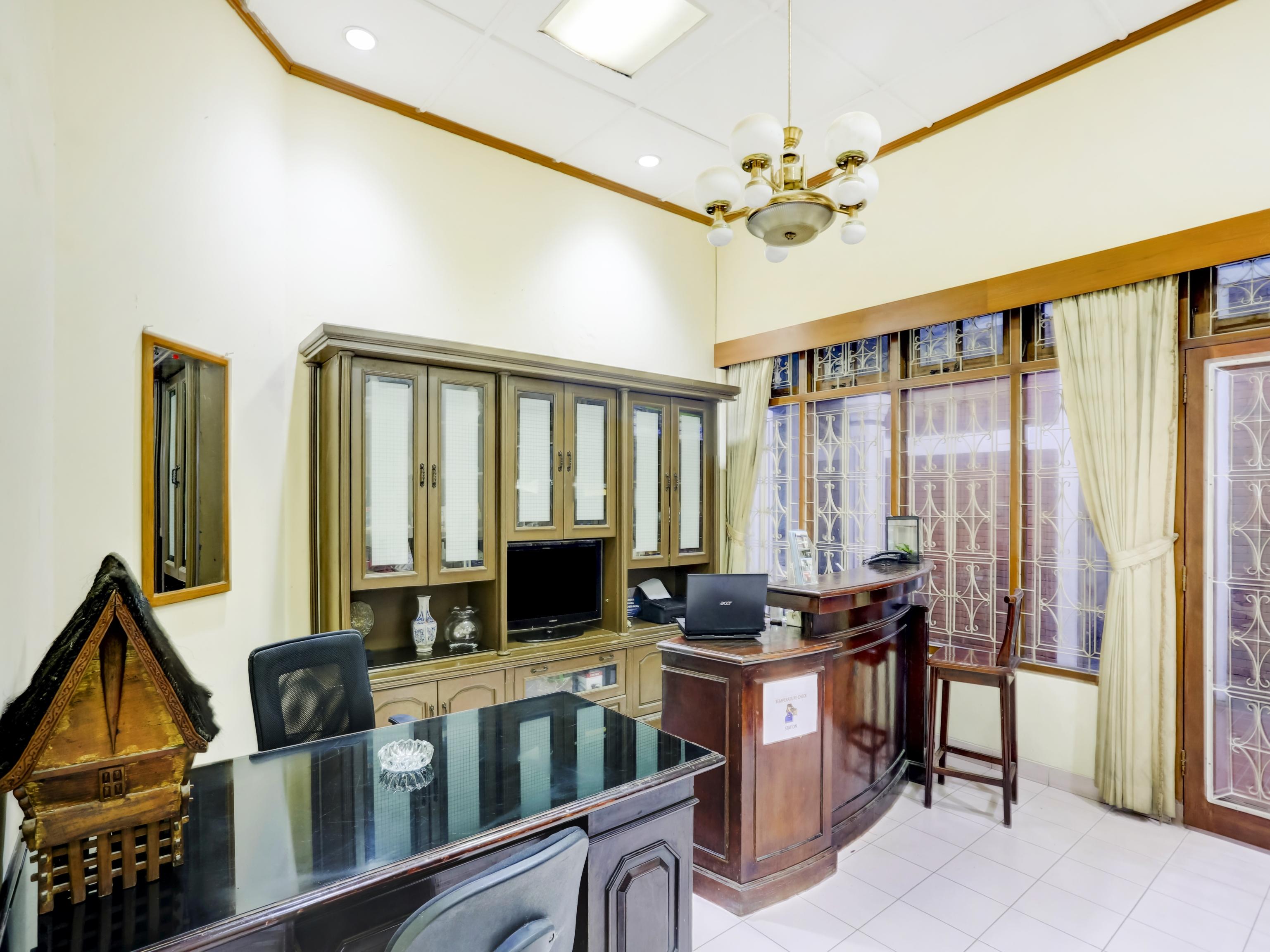 Oyo 90066 Tobana Pejaten House Jakarta Kültér fotó